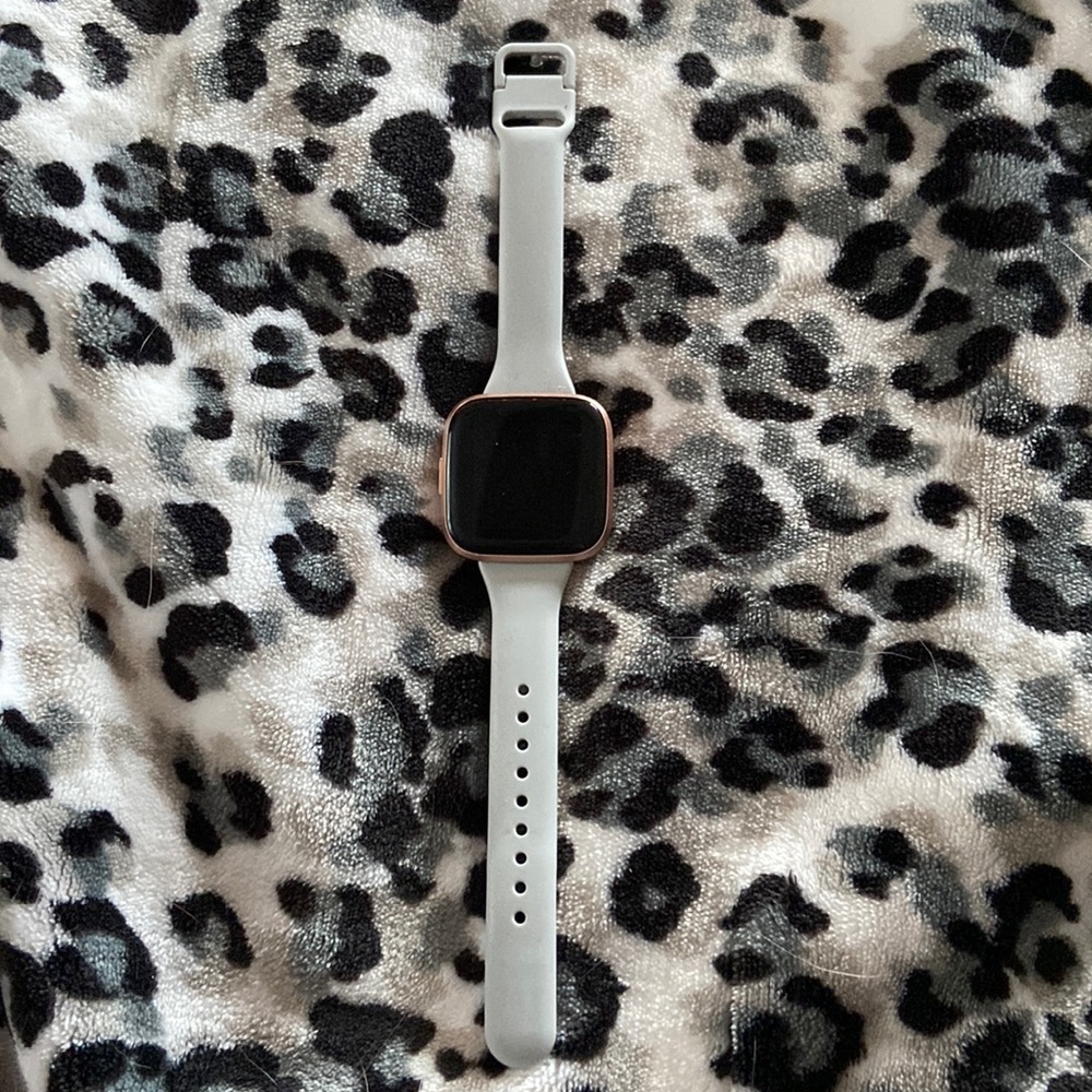 Rose gold Fitbit versa 2